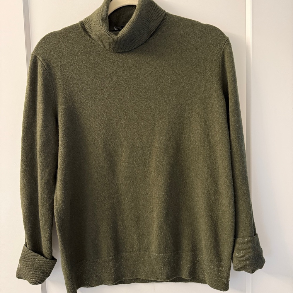 Lafayette 148 NY 100% Cashmere Turtleneck Sweater Pine Green Metallic Trim M